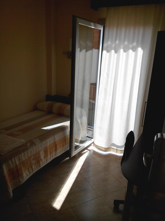 Hostal Sant Sadurni Sant Sadurní dʼAnoia Exteriör bild