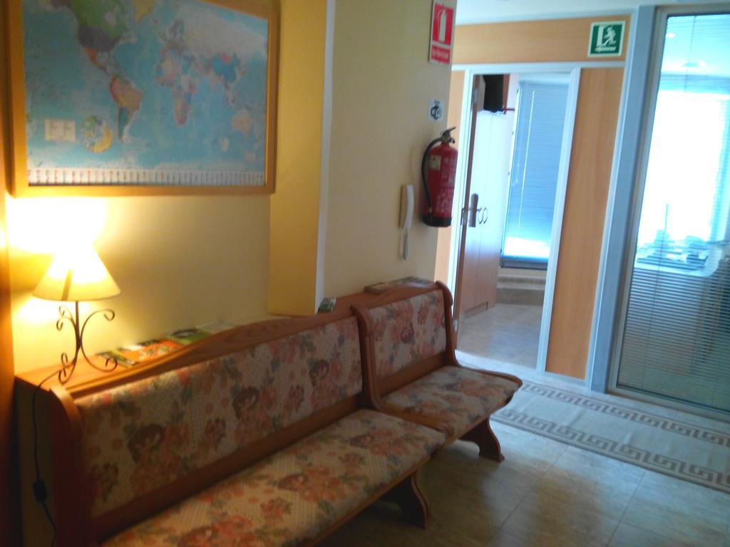 Hostal Sant Sadurni Sant Sadurní dʼAnoia Exteriör bild