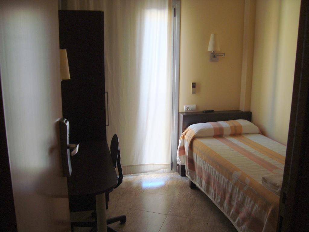 Hostal Sant Sadurni Sant Sadurní dʼAnoia Exteriör bild